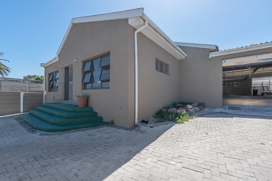 4 Bedroom Property for Sale in Southfield Western Cape